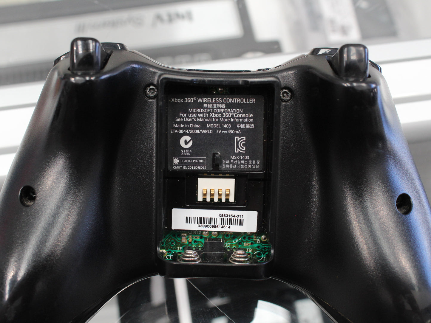 Black Original Xbox 360 Wireless Controller | Xbox360 | Controller and battery pack