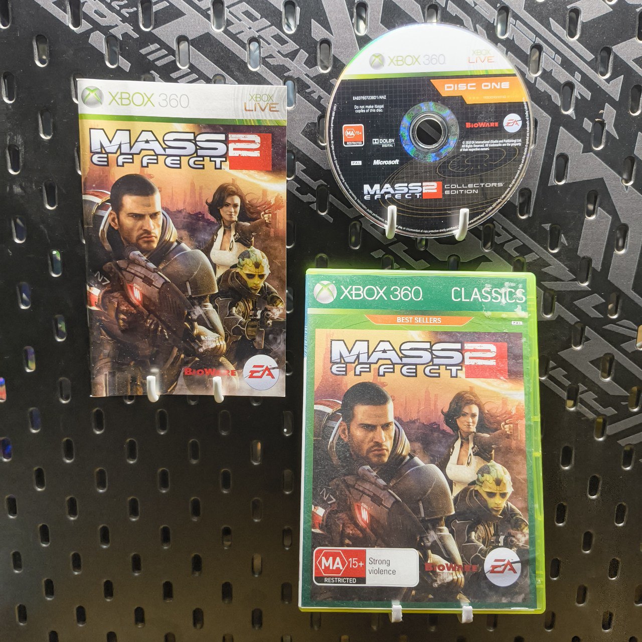 Mass Effect 2 Xbox 360 (Classics) - Disk Good Condition - Manual Included