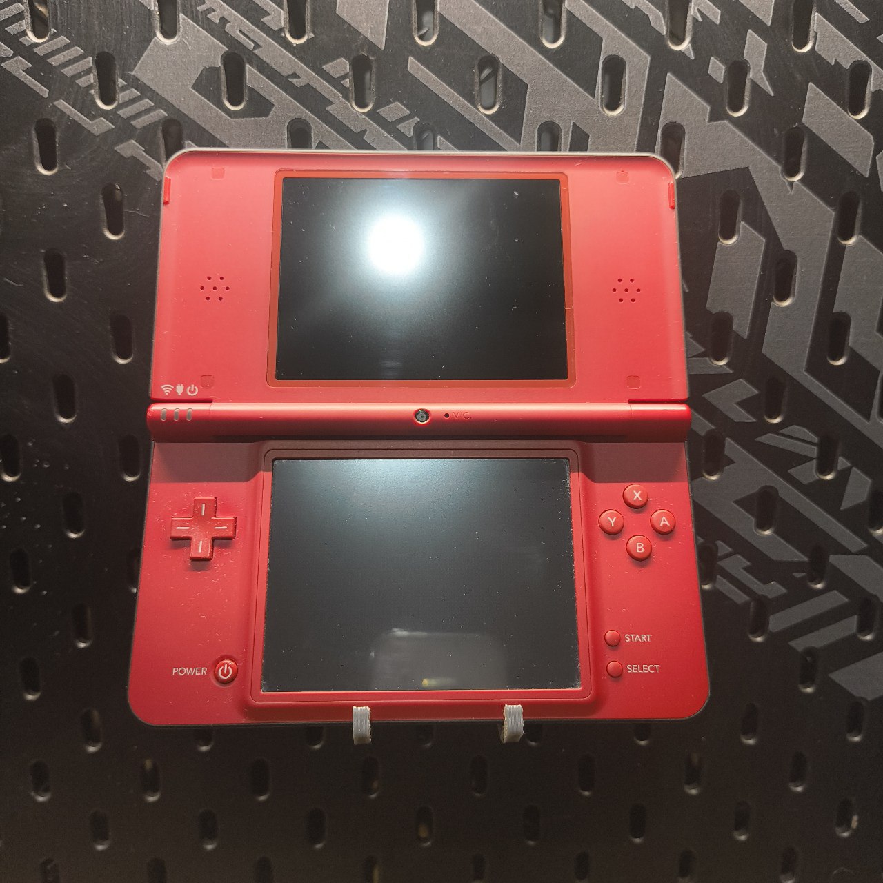 Nintendo DSi XL RED | DsiXL | PAL | CONSOLE AND CHARGE CABLE