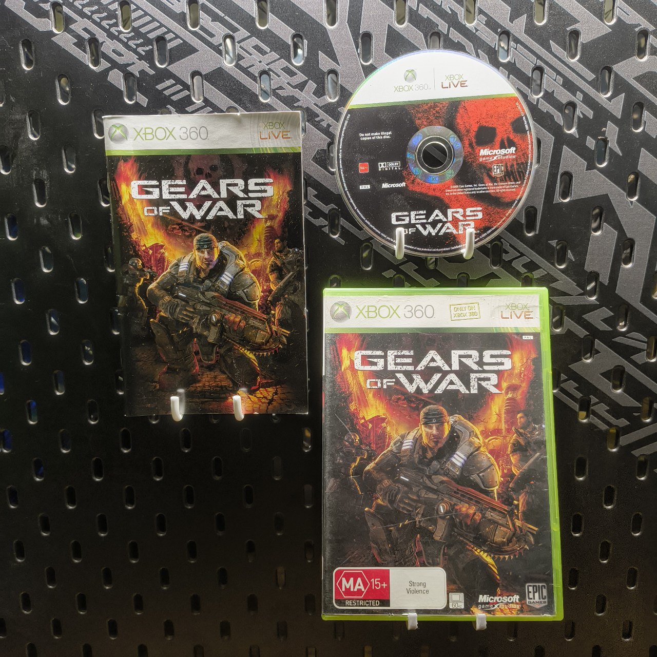 Gears Of War Xbox 360 - Disk Fair Condition - Manual Included